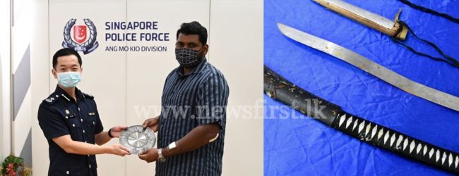 (VIDEO) Singapore Sword Attack: Sri Lankan hailed a hero for subduing the attacker