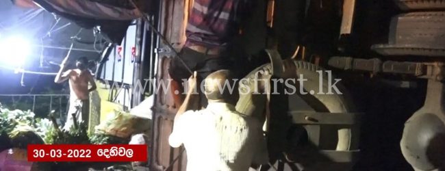 Lorry falls off Dehiwala Fly-Over