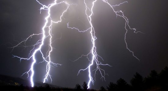 Amber advisory for severe lightning issued