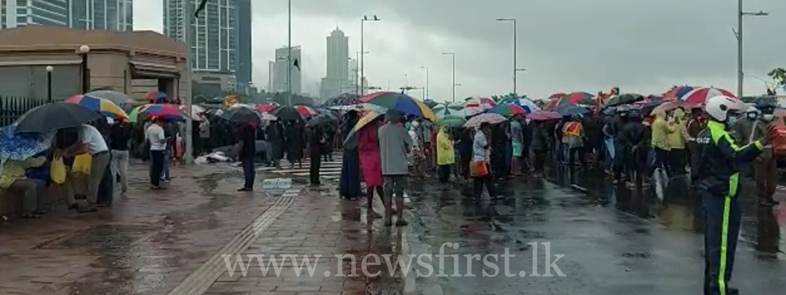 Galle Face: Protests still continue despite rain