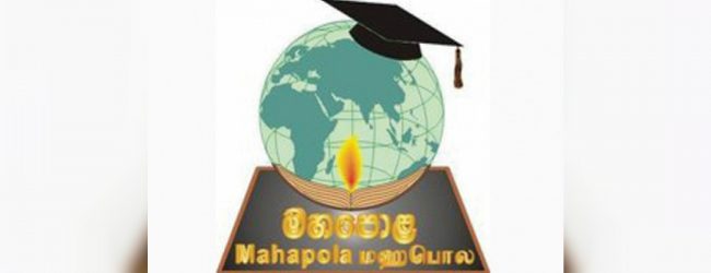 Uni students demand an increase in Mahapola