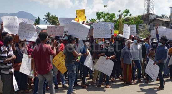 (VIDEO) Thousands protest in Polonnaruwa and Galle against economic crisis