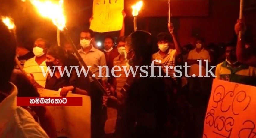 Sri Lankans continue to protest against Government