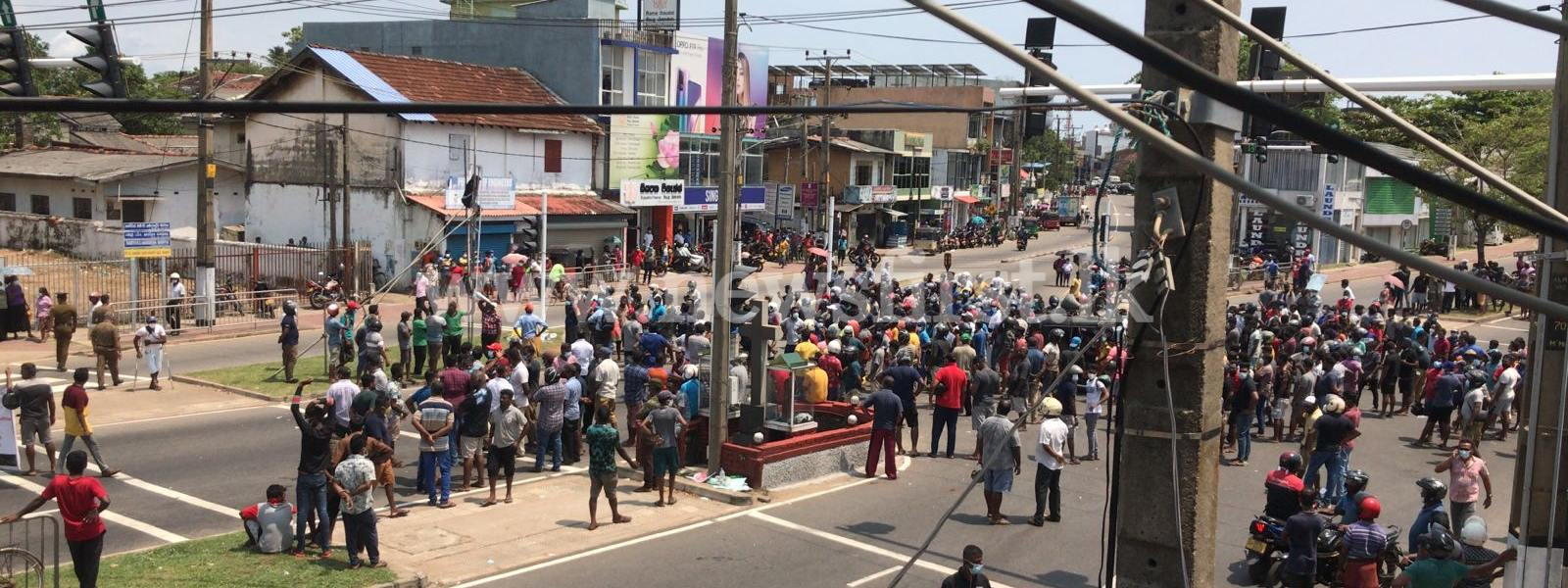 Protestors obstructing Galle Road in Moratuwa cleared