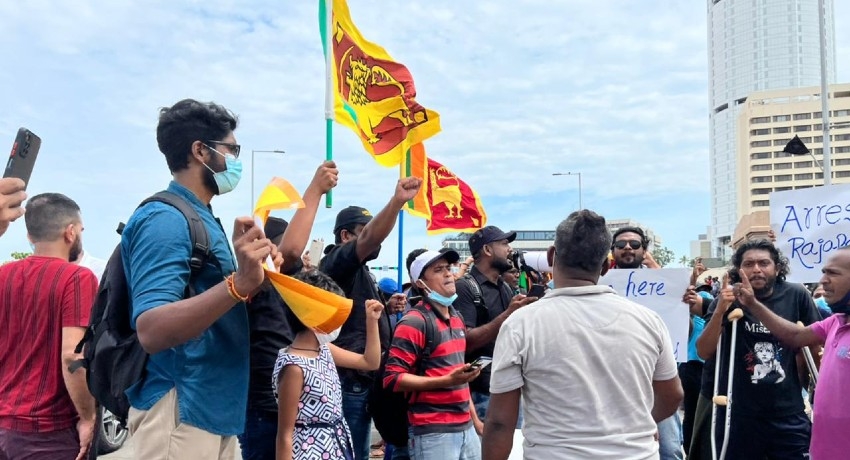 Sri Lankans protesting in Galle Face reject PMs offer for talks; vow to continue