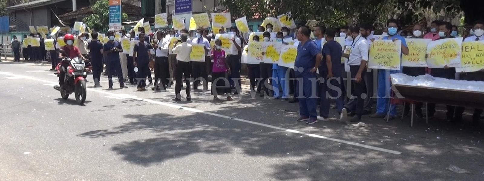 Hospital staff protest against medicine shortage