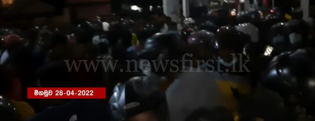 Tense situation at Negombo Kerosene queue