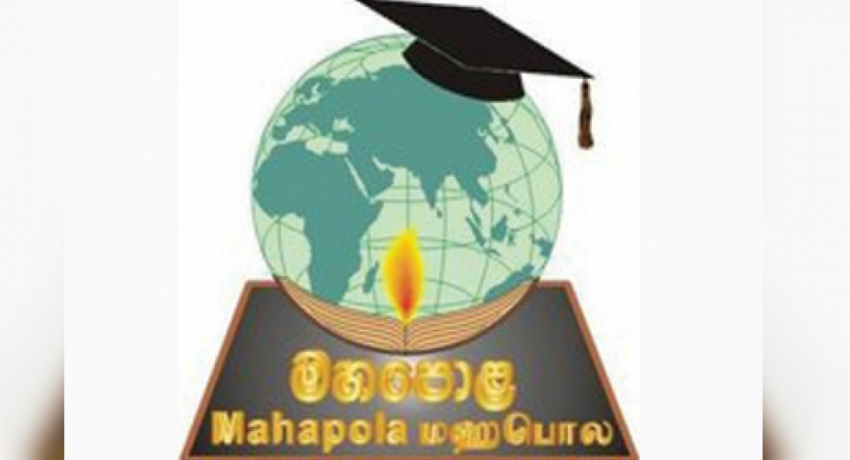 Uni students demand an increase in Mahapola