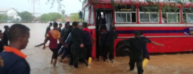 Troops Evacuate flood-affected O/L Candidates