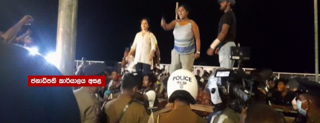 Cops prevent protestors from building platform