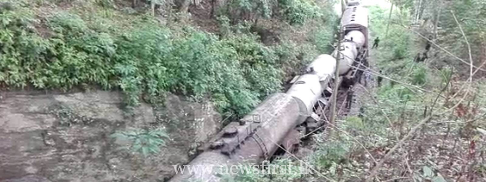 Fuel train derails in Rambukkana