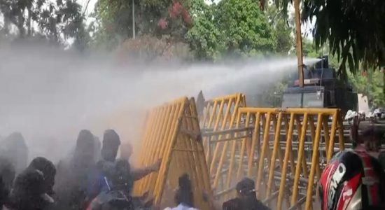 (VIDEO) Police fire tear gas and water cannons on IUSF protest near Parliament