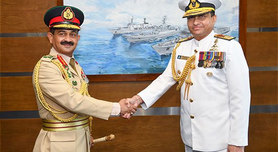 Army Commander meets Commander of the Navy