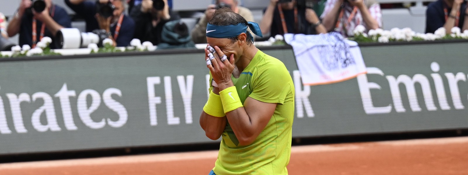 Rafael Nadal wins record-extending 14th French Open title