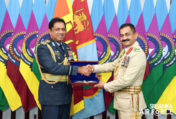 New Army Commander meets Air Force Commander