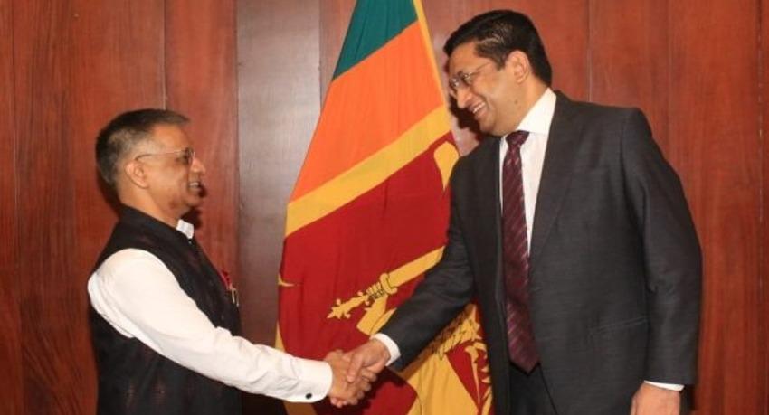 India HC meets Foreign Minister