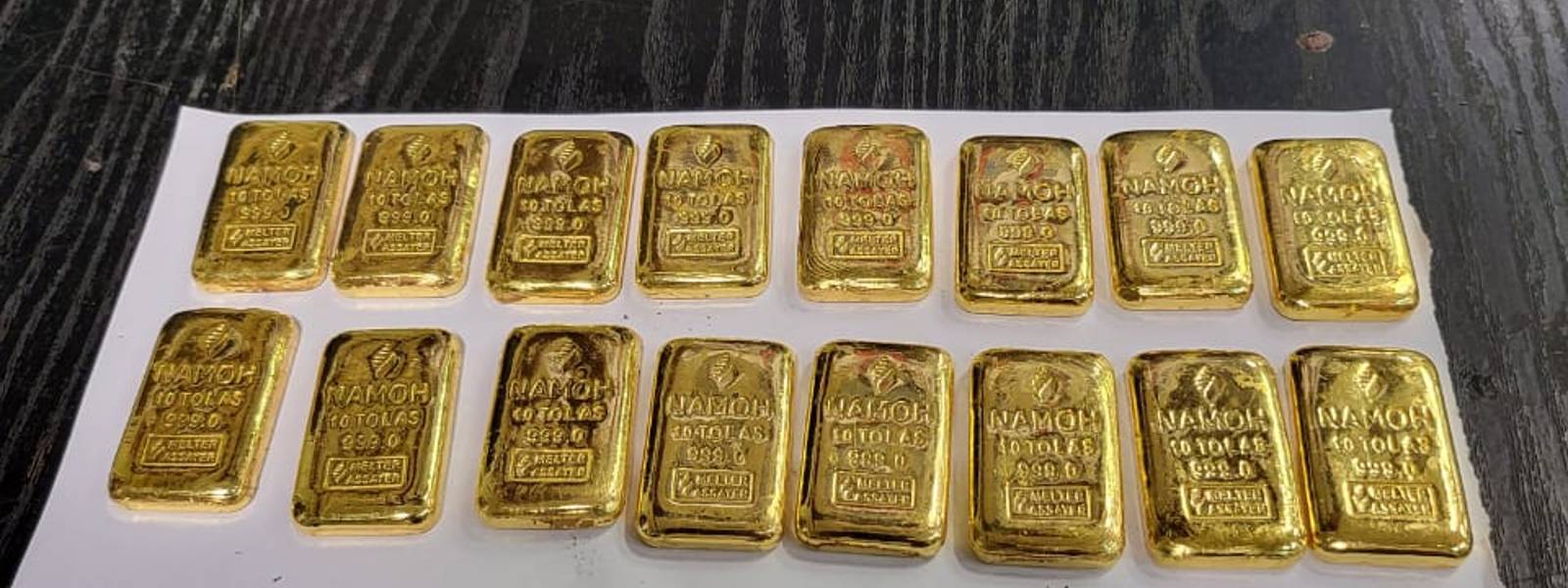 Customs arrests suspect with gold biscuits over Rs.47Mn