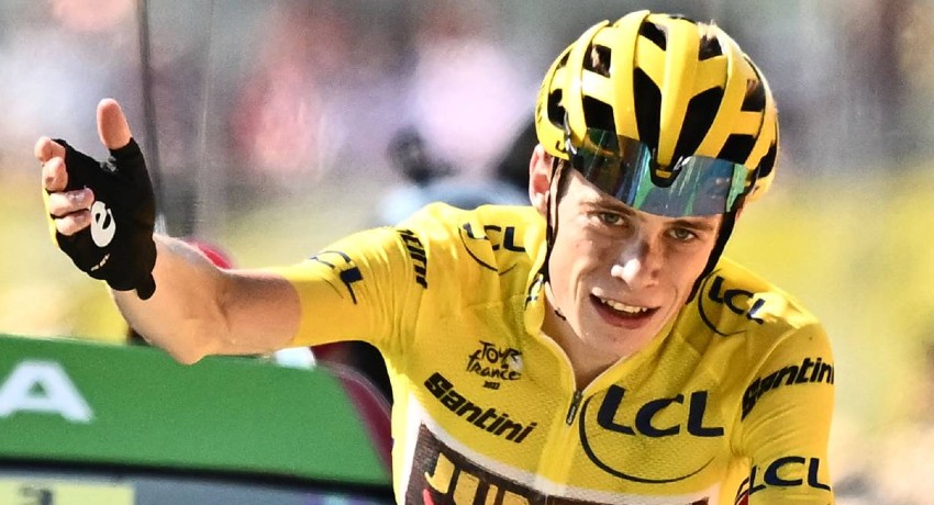 Jonas Vingegaard seals 2022 Tour de France triumph in Paris