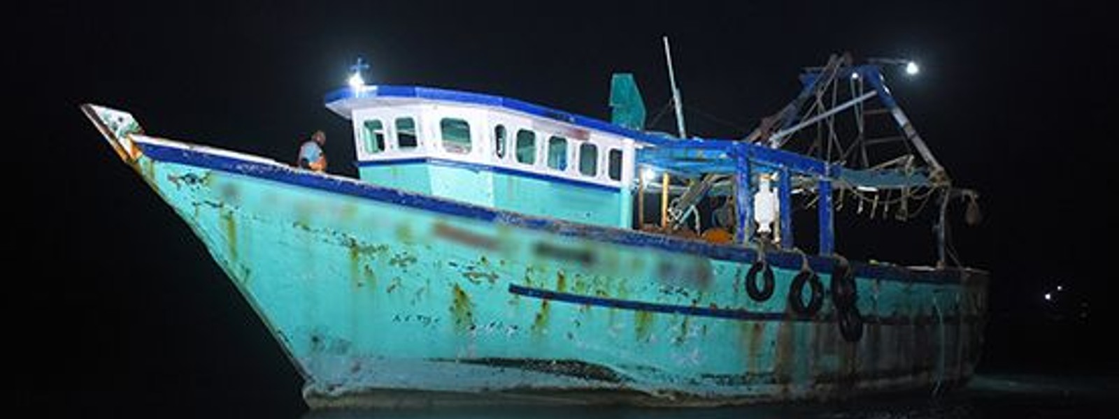 Navy arrests six Indian fishermen off Talaimannar