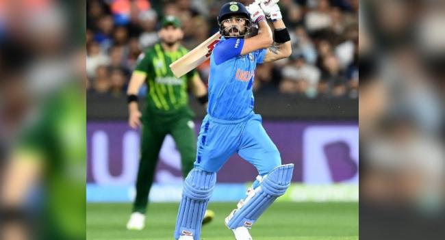 Kohli masterclass helps India beat Pakistan at MCG