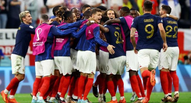 France eliminates England