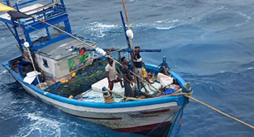 Navy apprehends 02 poaching trawlers in SL waters