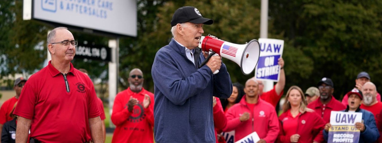 President Biden joins striking autoworkers’ picket line