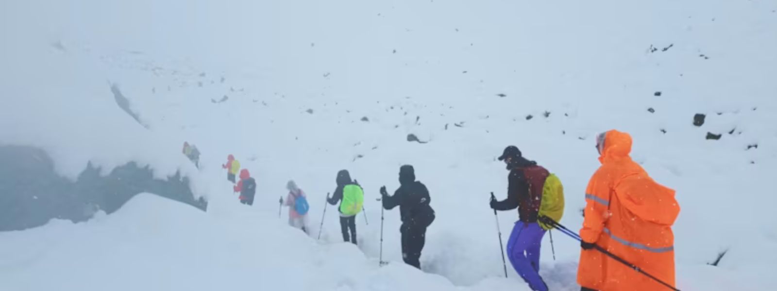 All Stranded Everest Hikers Evacuated