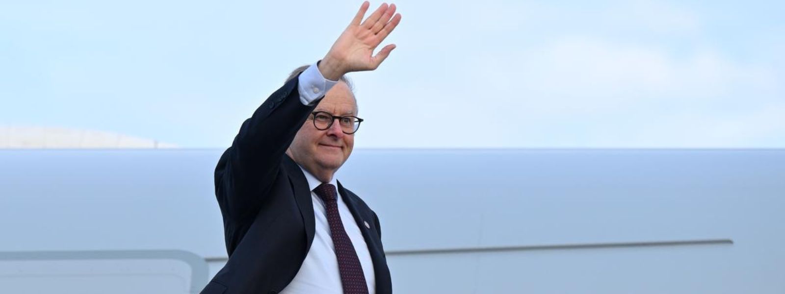 Aus PM's Plane Makes Emergency Landing in US