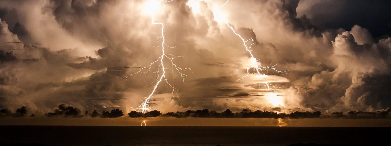Severe Lightning Alert Issued for Four Provinces