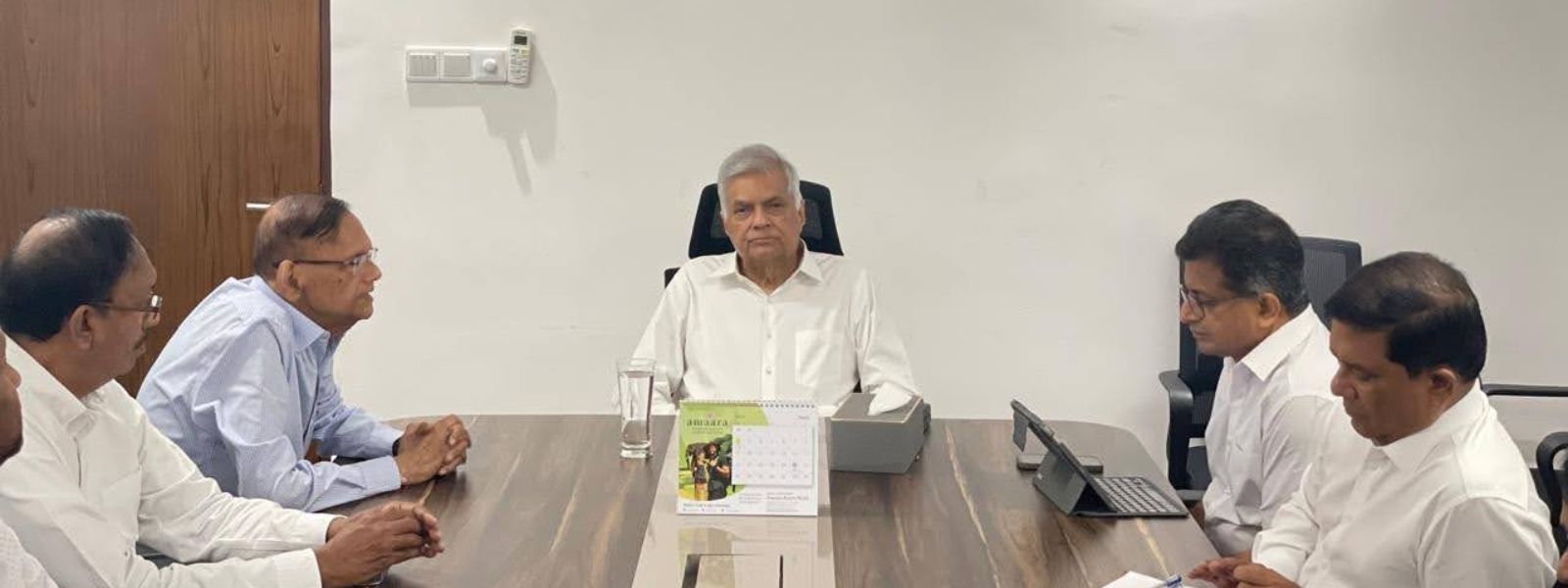 Ex-Opposition Holds Talks With Ranil
