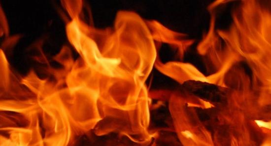 Fire Breaks Out At Apartment Complex in Ratmalana