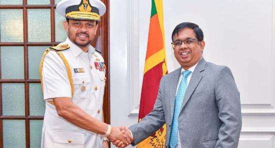 Navy Commander calls on Secretary to the President