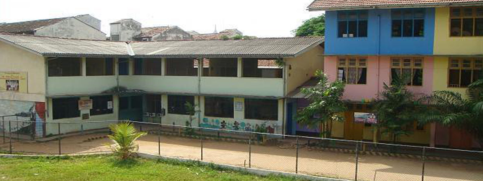 ඡන්දය නිසා වසා තබන පාසල් මෙන්න