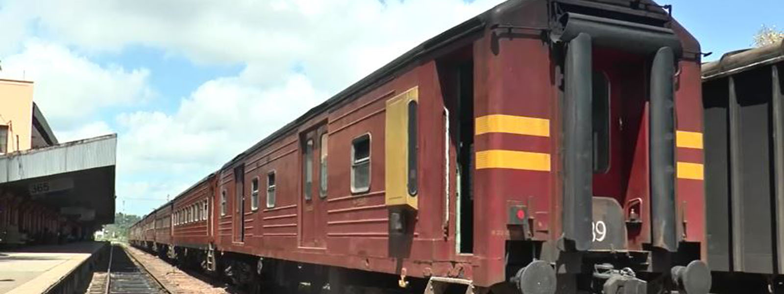 ත්‍රිකුණාමලයේදී දුම්රියට පහර දුන් 4ක් අත්අඩංගුවට