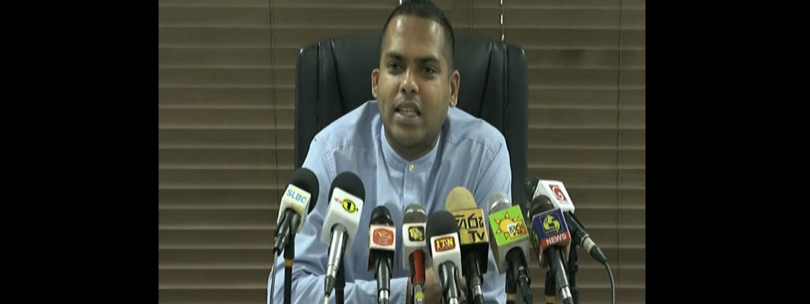 සමාජ මාධ්‍ය තහනම සිකුරාදා අවසන් - හරීන් ප්‍රනාන්දු