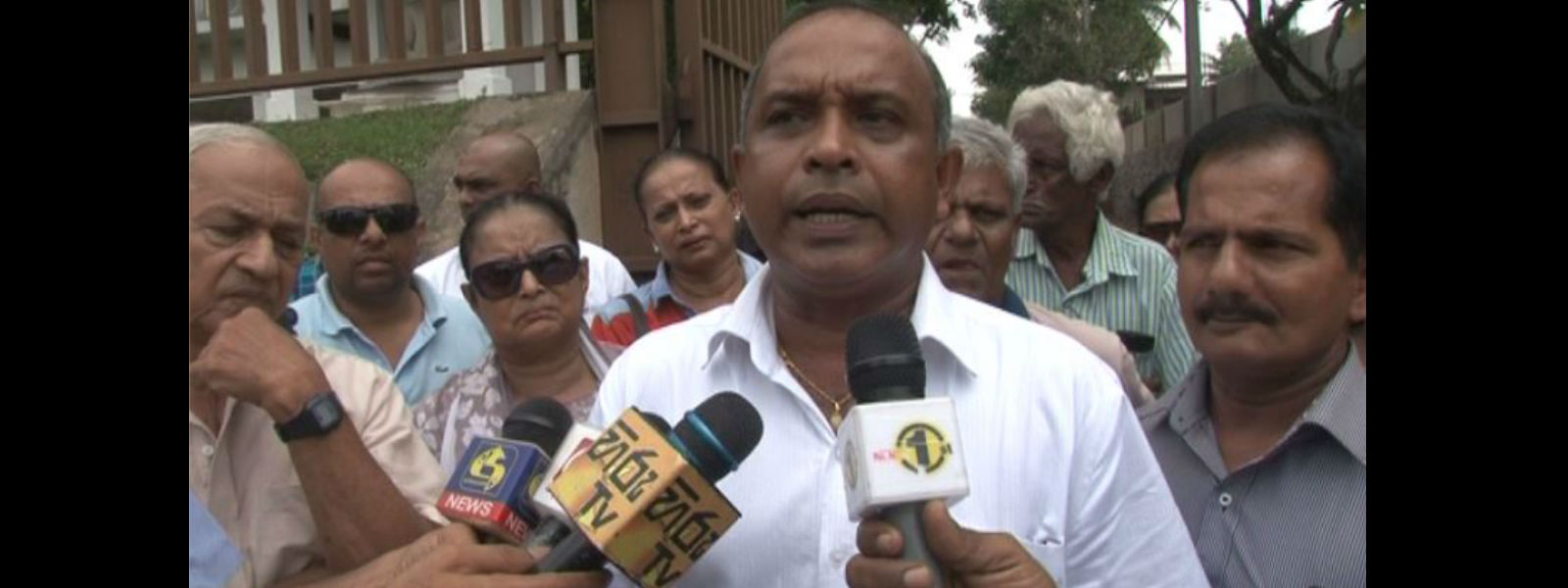 එ.ජා.ප නායකත්වයට එරෙහිව හඬ නගන පක්ෂ ක්‍රියාකාරීන්