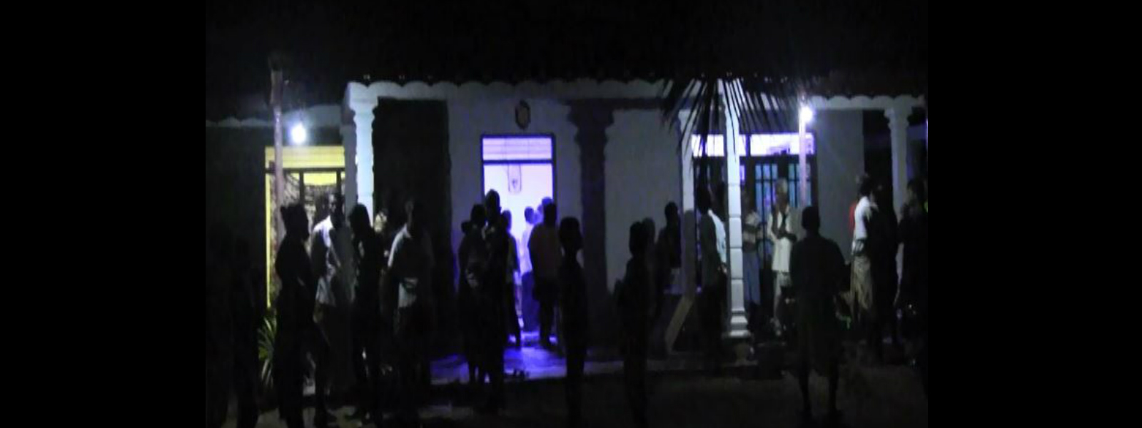 විදුලිසැර වැදීමෙන් දඹුල්ලේ එකම පවුලේ දෙදෙනෙකු මරුට