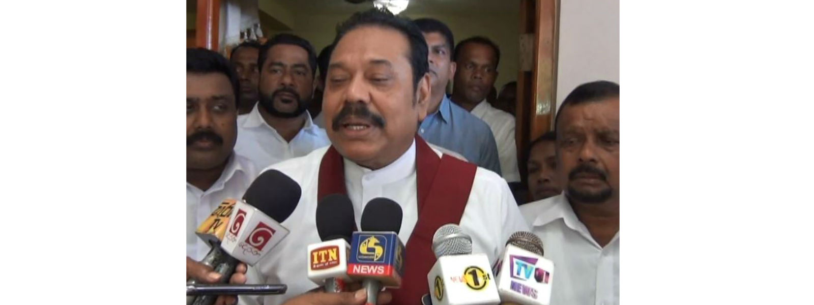 "එකම කාඩ් පැක් එකනේ එහාට මෙහාට කරන්න වෙන්නේ"
