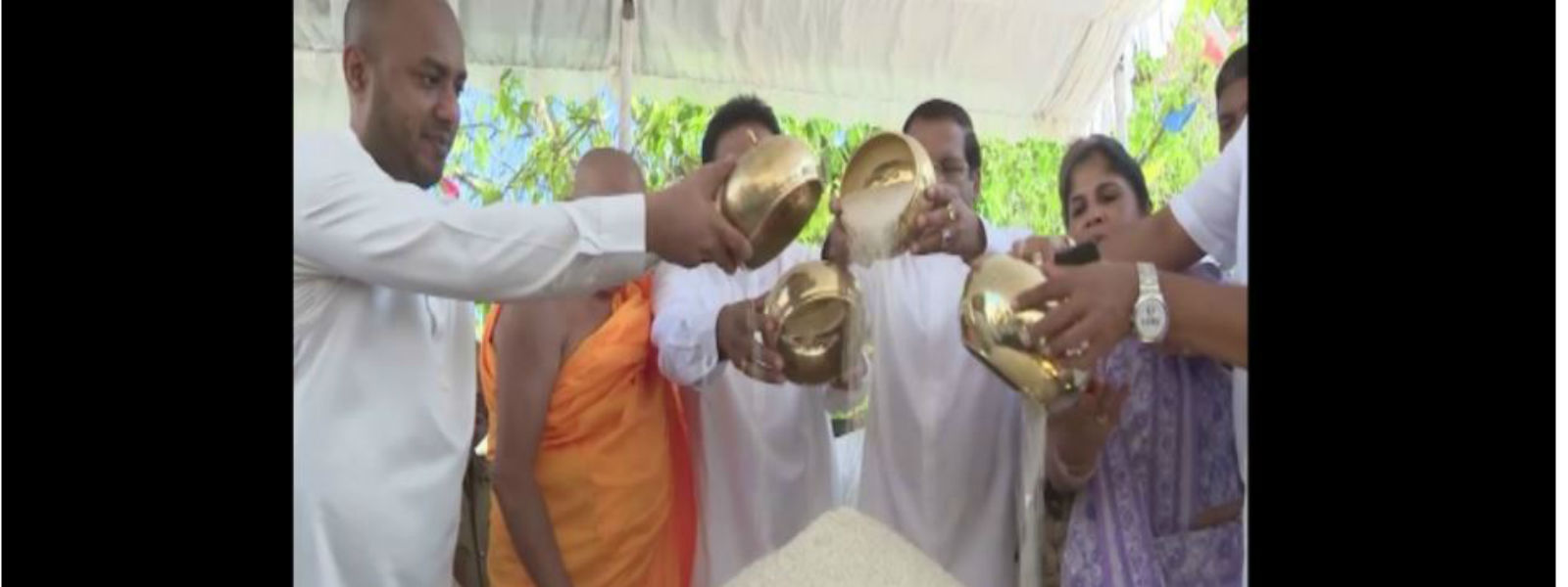 අලුත් සහල් මංගල්‍යය ජයශ්‍රී මහ බෝසමිදුන් අභියසදී 