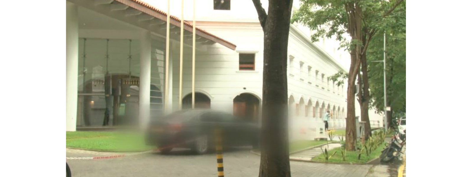 පර්පෙචුවල් ට්‍රෙෂරීස් සමාගමේ කාර්යාලය පරීක්ෂාවට