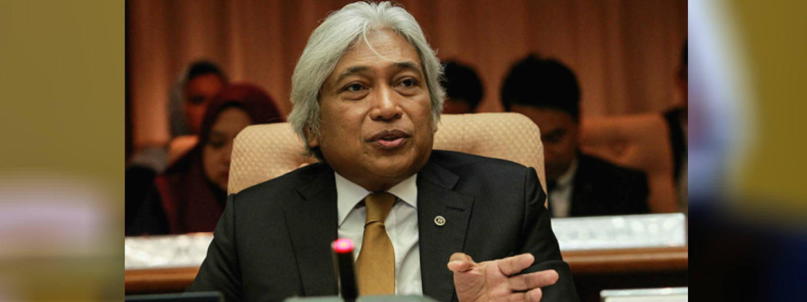 මලයාසියානු මහ බැංකු අධිපති ඉල්ලා අස්වීමට එකඟ වෙයි 