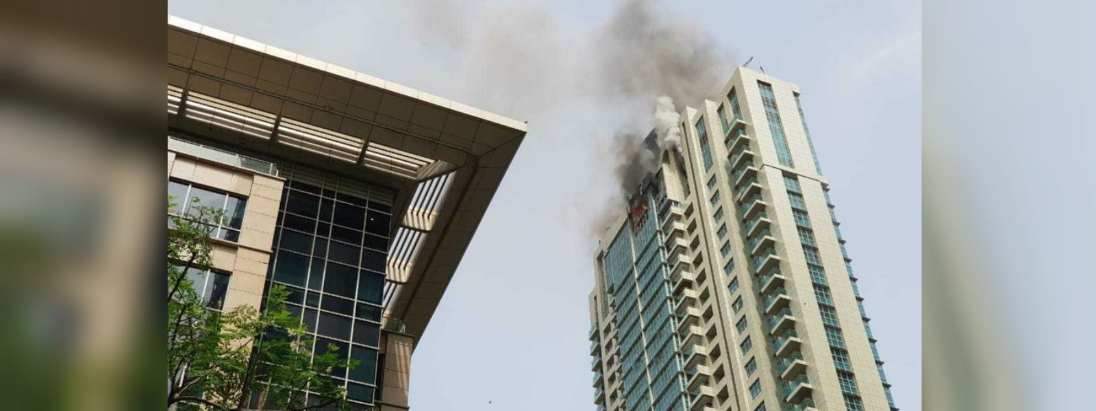 මුම්බායිහි මහල් නිවාස සංකීර්ණයක ගින්නක්