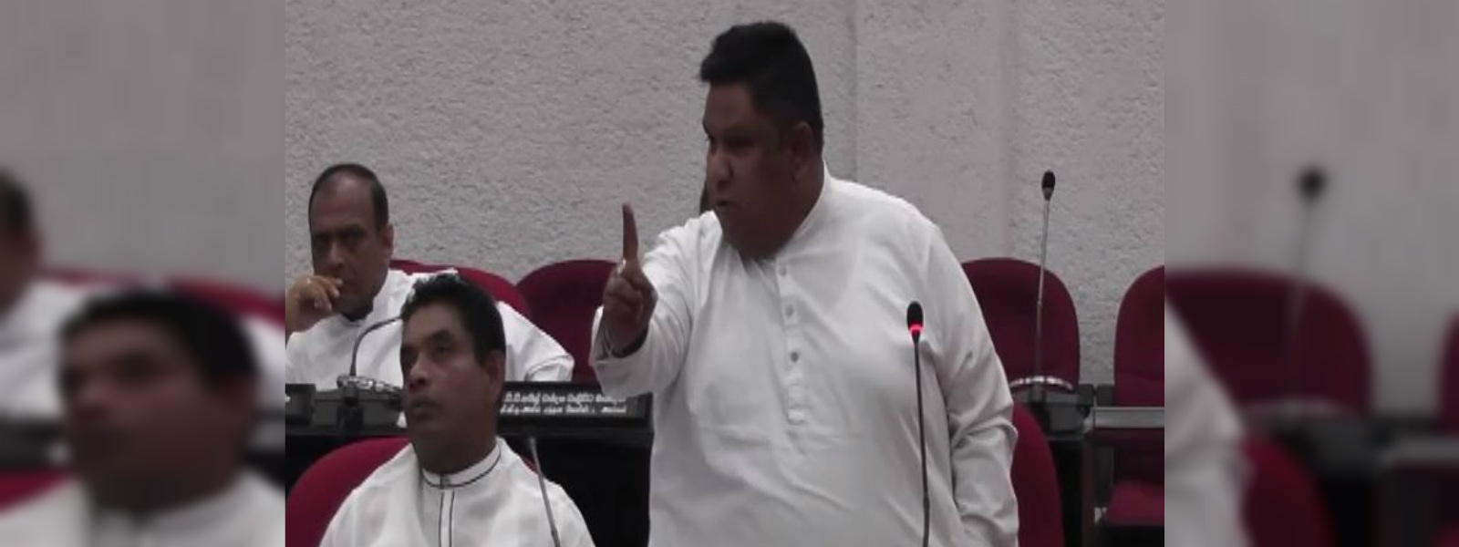 ඌව මහ ඇමති සමාව ඉල්ලයි...