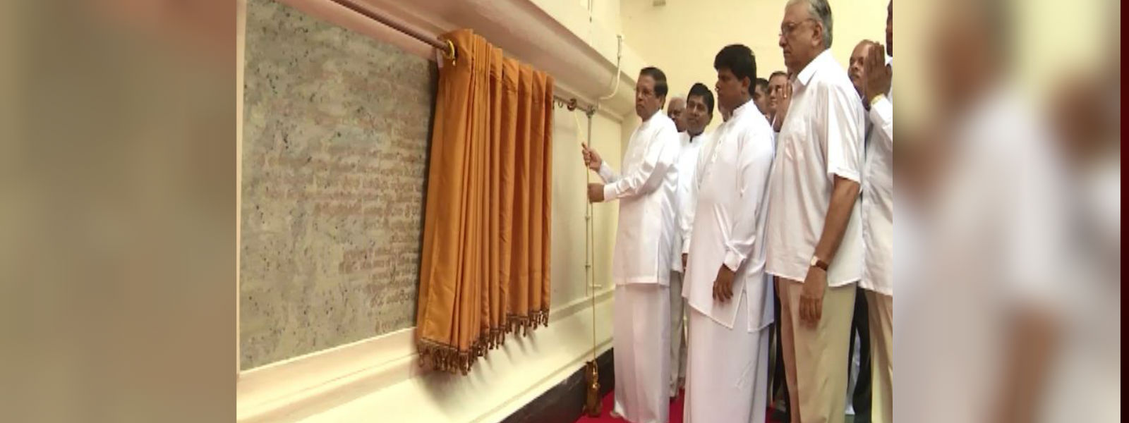 ශ්‍රී දළදා මාලිගාවේ රන් වියන විවෘත කෙරේ