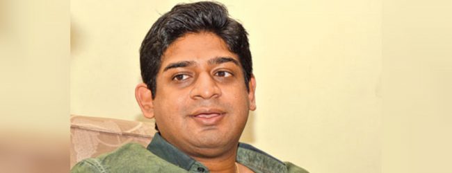 වසන්ත සේනානායක යළි එ.ජා.ප.යට සහය දක්වයි