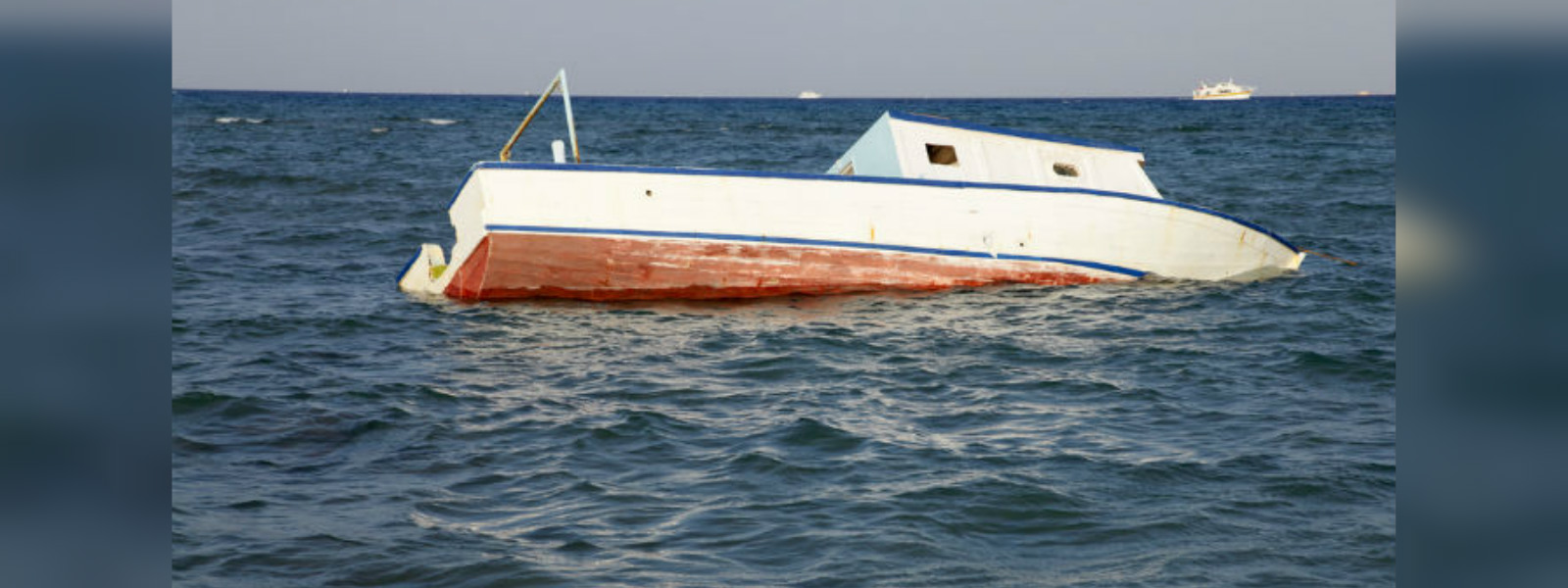 ධීවර යාත්‍රාවක් නෞකාවක ගැටෙයි