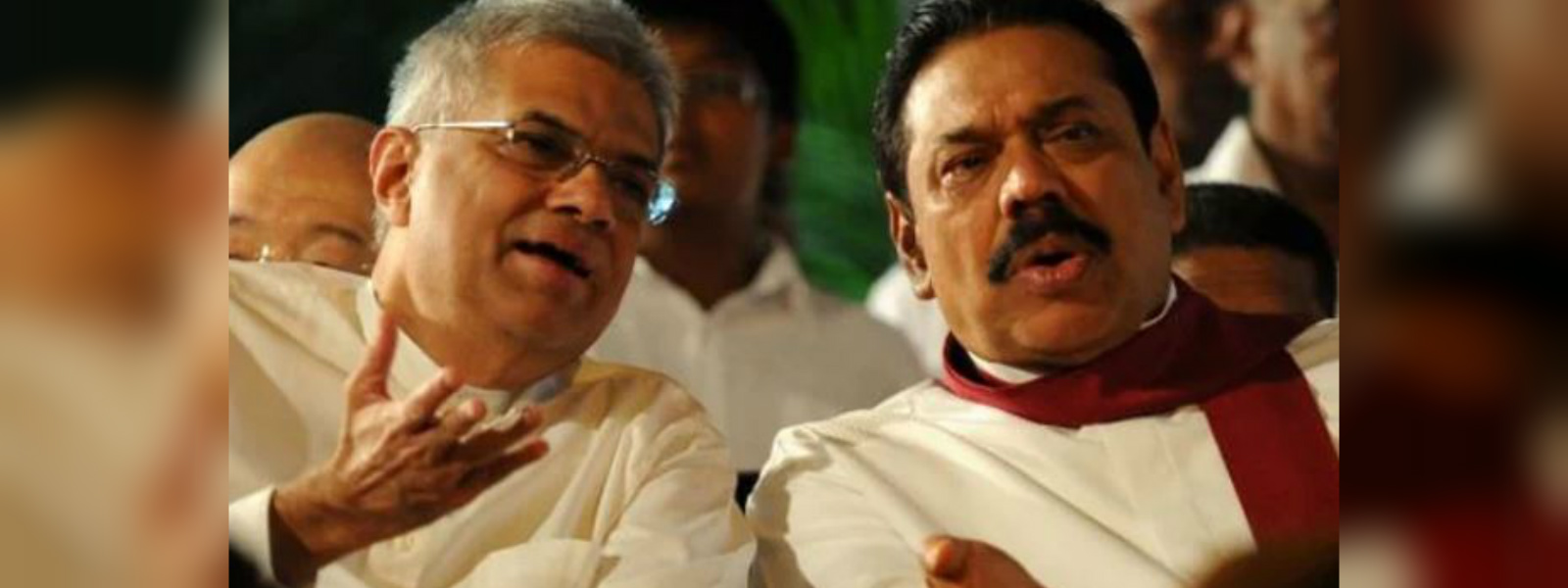 බහුතරය මහින්දට ද? රනිල්ට ද?