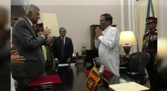 රනිල් වික්‍රමසිංහ යළි ත් අගමැති ධූරයට