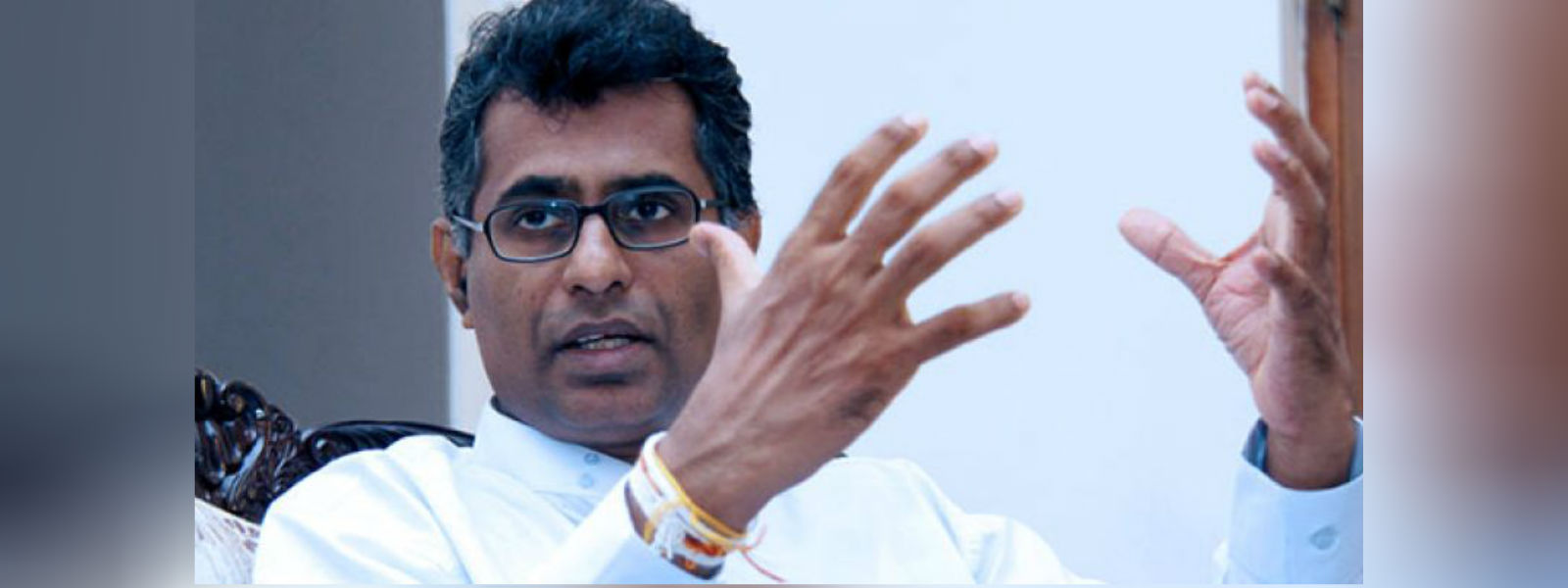  අගමැති ලේකම් වරප්‍රසාද කමිටුව හමුවට කැඳවන්න-එජාපය